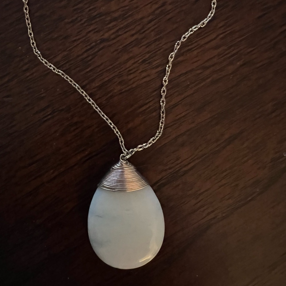 Pendant necklace